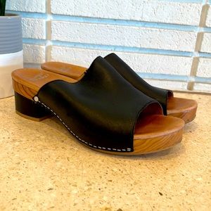 Dansko Maci Sandal Slide Clog Black Full Grain Leather